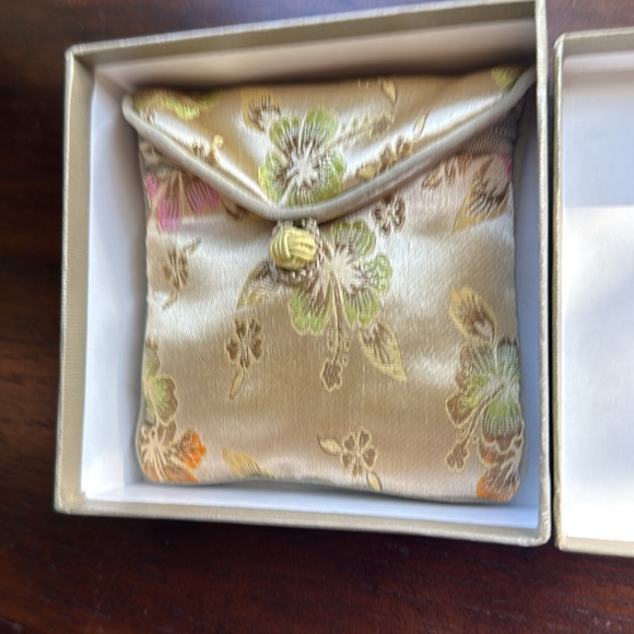 Honora Cultured Purple Maroon Pearl Stud Earrings Silver backing NEW IN PACKAGE - Picture 11 of 12